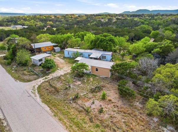 313 Elm Pass 2 Rd, Center Point, TX 78010