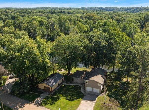 7842 Main Street, Newaygo, MI 49337