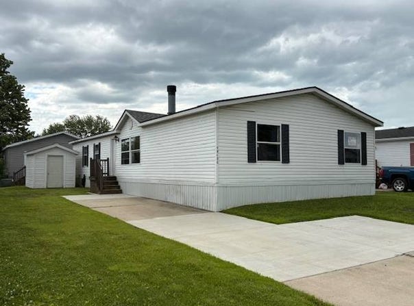 59130 Dawn St, New Haven, MI 48048