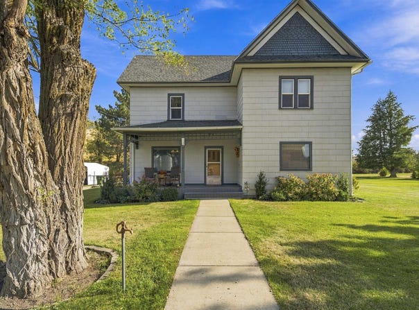 318 C St, Endicott, WA 99125