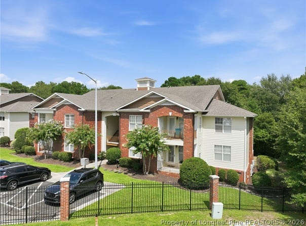 513 Meadowland Court, Hope Mills, NC 28348