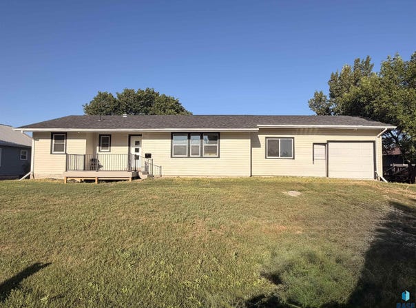 203 S School Ave, Kennebec, SD 57544