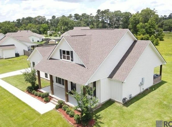 7521 Yucan Rd, Denham Springs, LA 70726