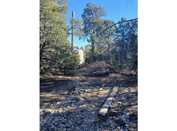 28 Tebbetts Road, Edgewood, NM 87015