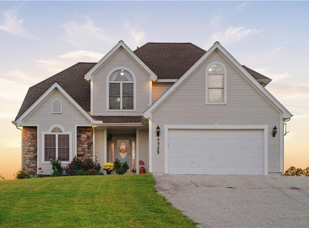 7725 Huckleberry Road, Odessa, MO 64076