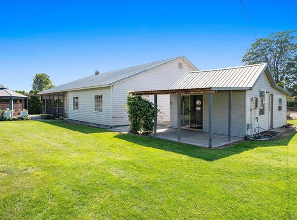 1104 Rd 40, Pasco, WA 99301