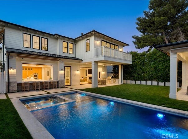 1002 10th, Manhattan Beach, CA 90266