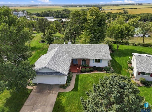 1878 Constance Dr, Vermillion, SD 57069