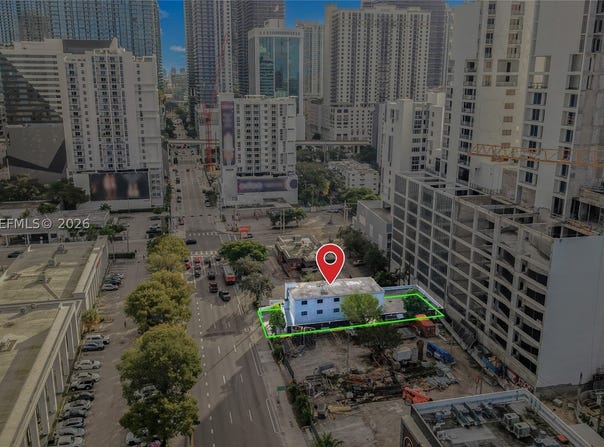 232 SW 8th St, Miami, FL 33130