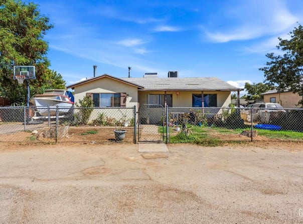 963 Shaeffer Avenue, Bakersfield, CA 93307
