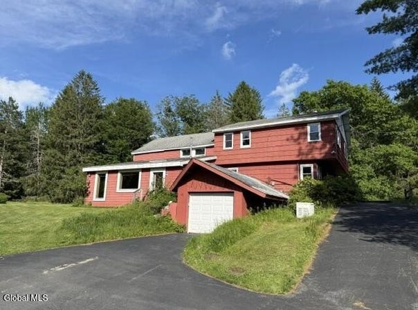 28 Starcrest Drive, Sand Lake, NY 12153
