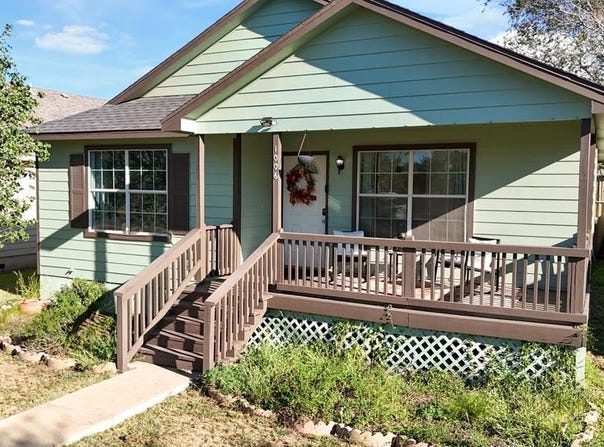 1006 W Del Rio St, Alpine, TX 79830