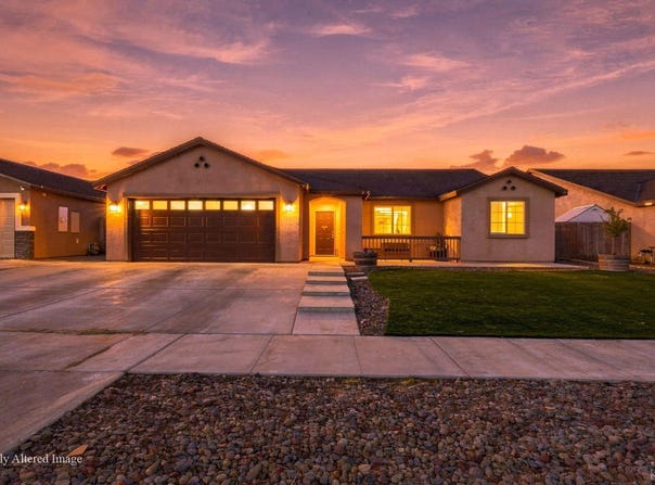 1835 Santa Cruz Drive, Tulare, CA 93274