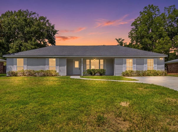 213 Rayburn Pl, Hattiesburg, MS 39402