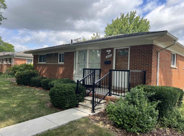 18285 Breezeway Drive, Fraser, MI 48026