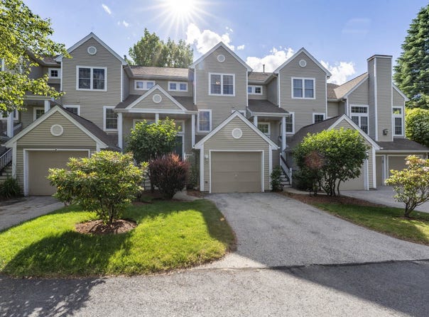 16 Edward Circle, Bedford, NH 03110