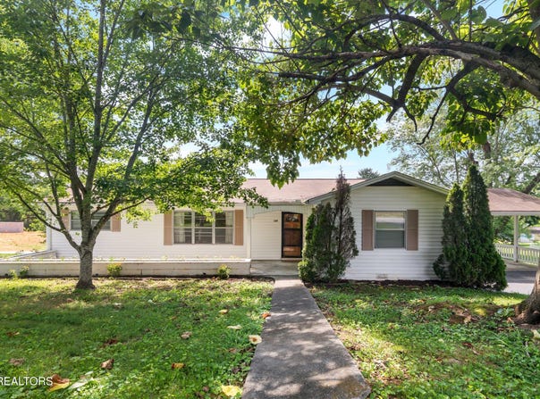 149 Holbrook Ave, Lenoir City, TN 37771