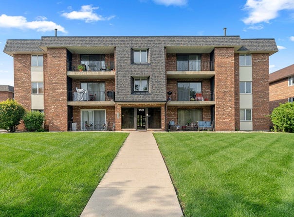 9138 W 140TH Street, Orland Park, IL 60462