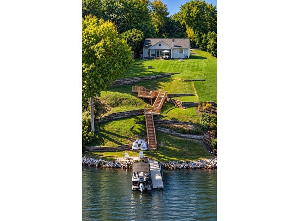 1181 Lady Bird Drive, Lake Holiday, IL 60552