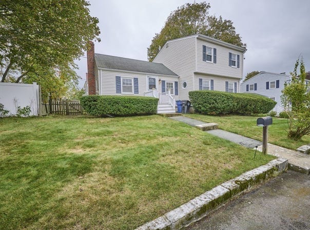 7 Lovett St, Salem, MA 01970