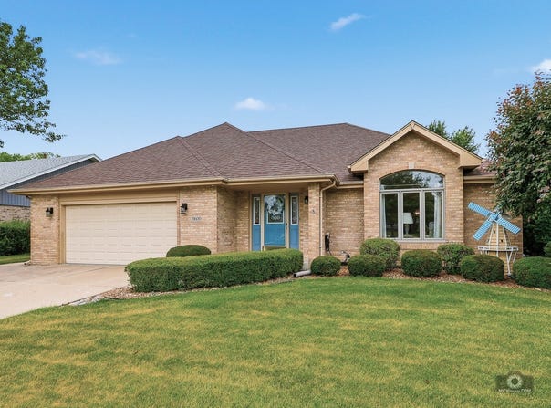 19600 Edgebrook Lane, Tinley Park, IL 60487