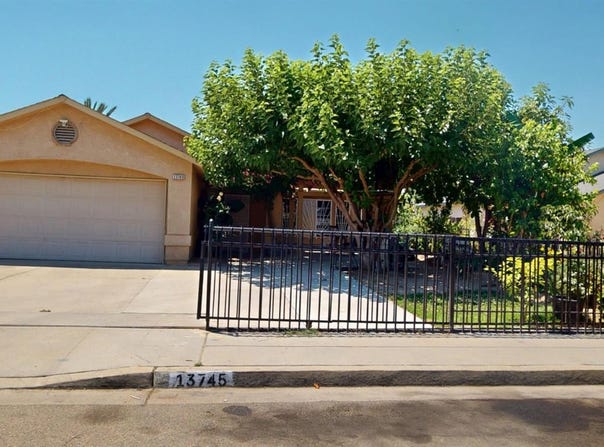 13745 E Bulah Avenue, Parlier, CA 93648