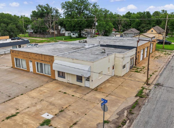 1021 S Main St, McPherson, KS 67460