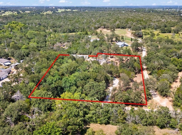 215 Sayers Dr, Bastrop, TX 78602