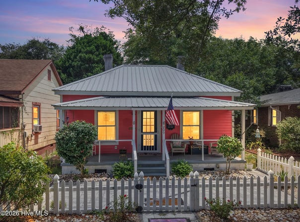 209 W St George, Southport, NC 28461