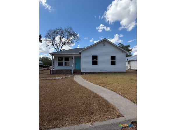 413 W Hamilton, Cuero, TX 77954