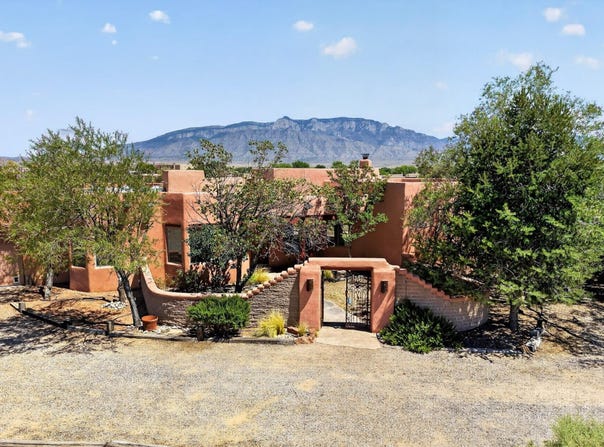105 Keira Court, Corrales, NM 87048