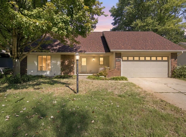 1537 E Price Street, Springfield, MO 65804