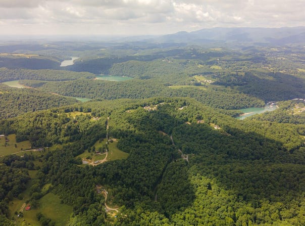 Lake Dr Lane, LaFollette, TN 37766