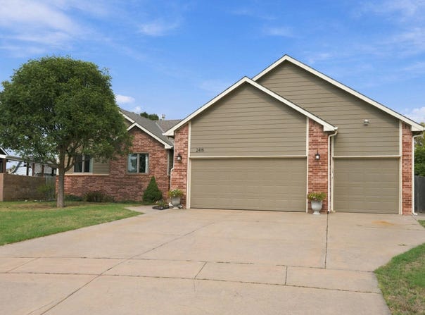 2415 Eastridge, Goddard, KS 67052