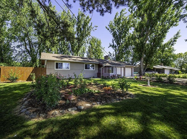 2705 Randall Avenue, Central Point, OR 97502