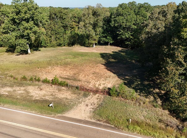 8825 STATE ROUTE 100 E, Jacks Creek, TN 38347