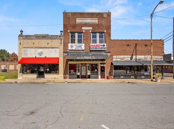 102 NW Front Street, Lonoke, AR 72086