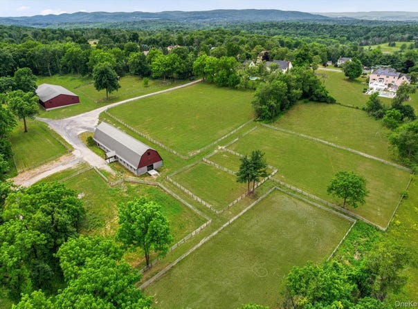 16 Almond Tree Lane, Warwick, NY 10990