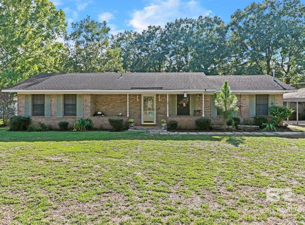 38 Hollyhock Road, Monroeville, AL 36460