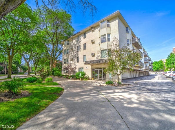 8232 Niles Center Road, Skokie, IL 60077