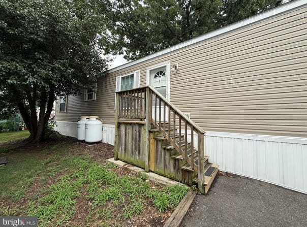 34 2ND STREET, LOTHIAN, MD 20711