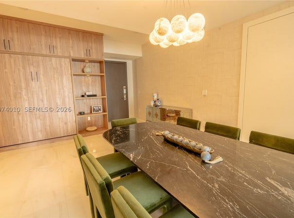 300 Biscayne Boulevard Way, Miami, FL 33131