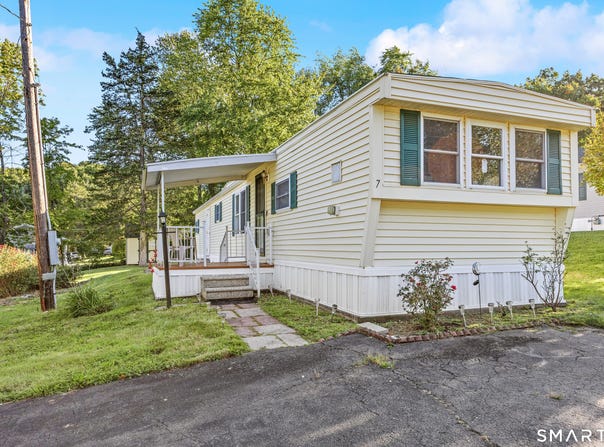 7 Cedar Grove Road, Southington, CT 06489