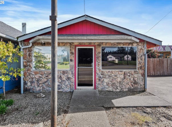 2245 BROADWAY Ave, NorthBend, OR 97459