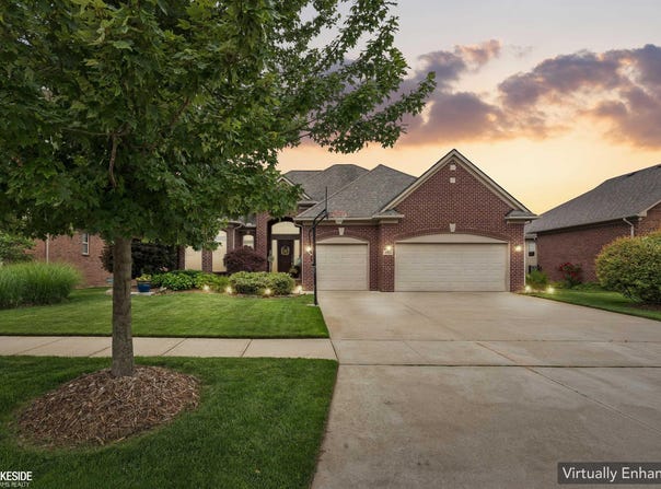 18202 Tiger Drive, Macomb, MI 48042