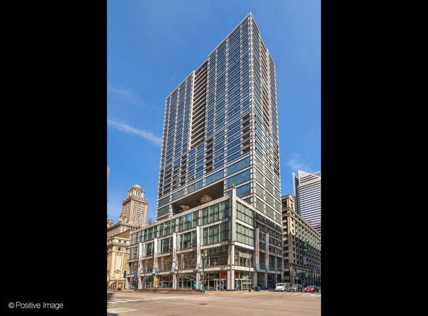 8 E RANDOLPH Street, Chicago, IL 60601