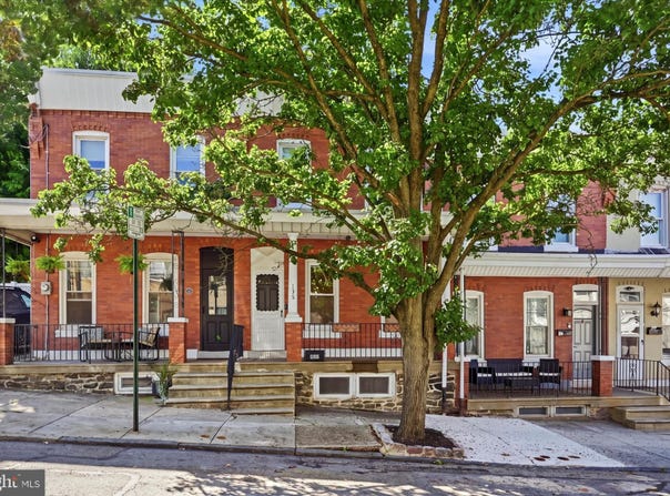 135 HERMIT Street, PHILADELPHIA, PA 19127