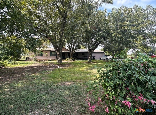 9732 Fm 621, Staples, TX 78670