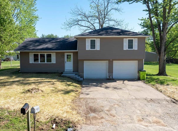 2881 Southgate Loop, Sedalia, MO 65301