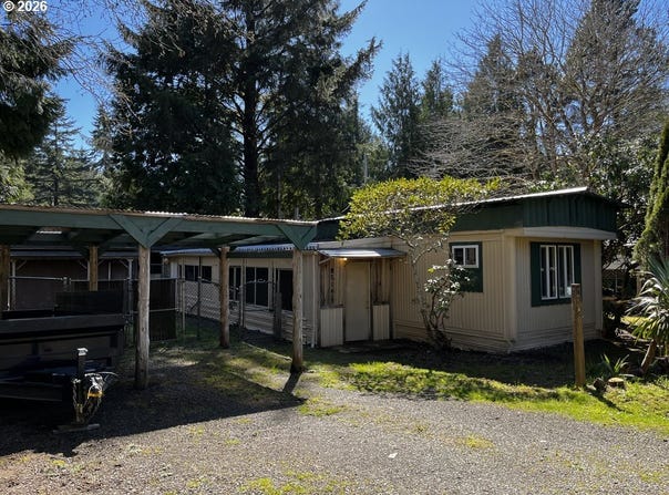 85141 Cedar Dr, Florence, OR 97439